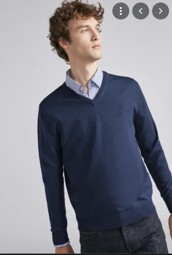 Maniquí estilo clásico - Camisa azul clara, pantalón vaquero azul medio