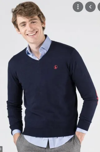 Maniquí estilo clásico - Camisa azul clara, pantalón gris medio