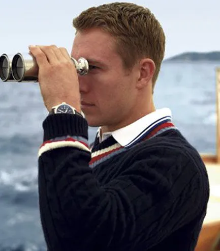 Maniquí estilo vanguardista - Con ribetes de color en cuello y puños